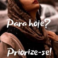 Para hoje? Priorize-se, valorize-se, ame-se intensamente, de forma como nunca ninguém amou. Cuide de si mesma, se faça companhia e desfrute de um lindo...