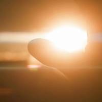 A esperança é a luz que guia o caminho da superação.