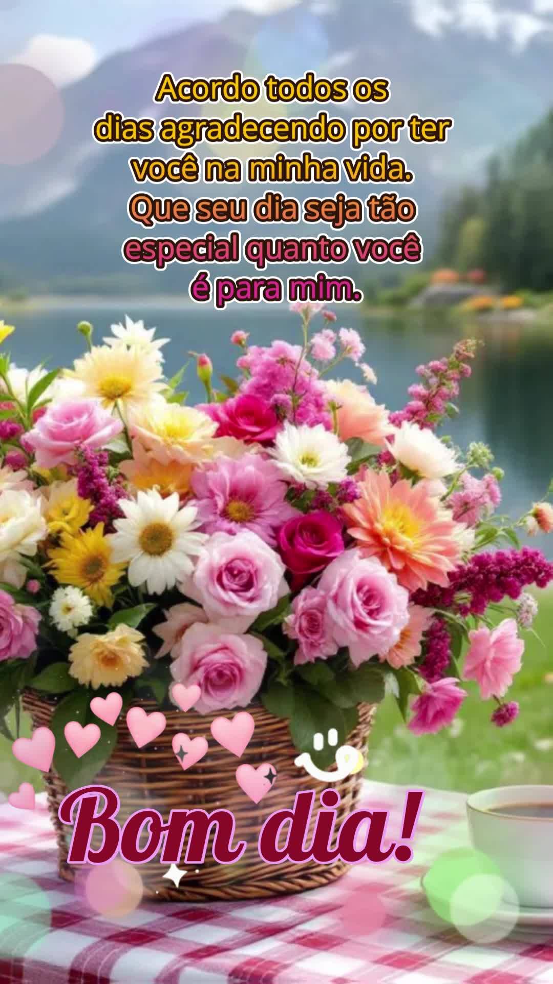Acordo todos os dias agradecendo por ter você na minha vida. Que seu dia seja tão especial quanto você é para mim. Bom dia!