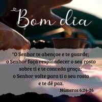 "O Senhor te abençoe e te guarde; o Senhor faça resplandecer
o seu rosto sobre ti
e te conceda graça; o Senhor volte para ti o seu rosto
e te dê p...