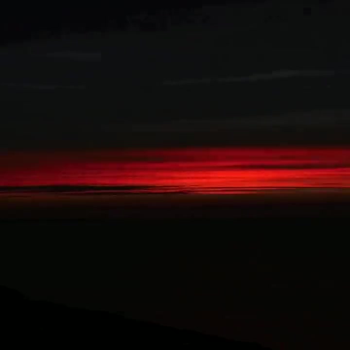 Um novo dia se inicia...
Que tenha sorrisos para te alegrar...
Amor para te animar...
Deus para te sustentar...
Que seja um dia especial!!
Bom Diiii...