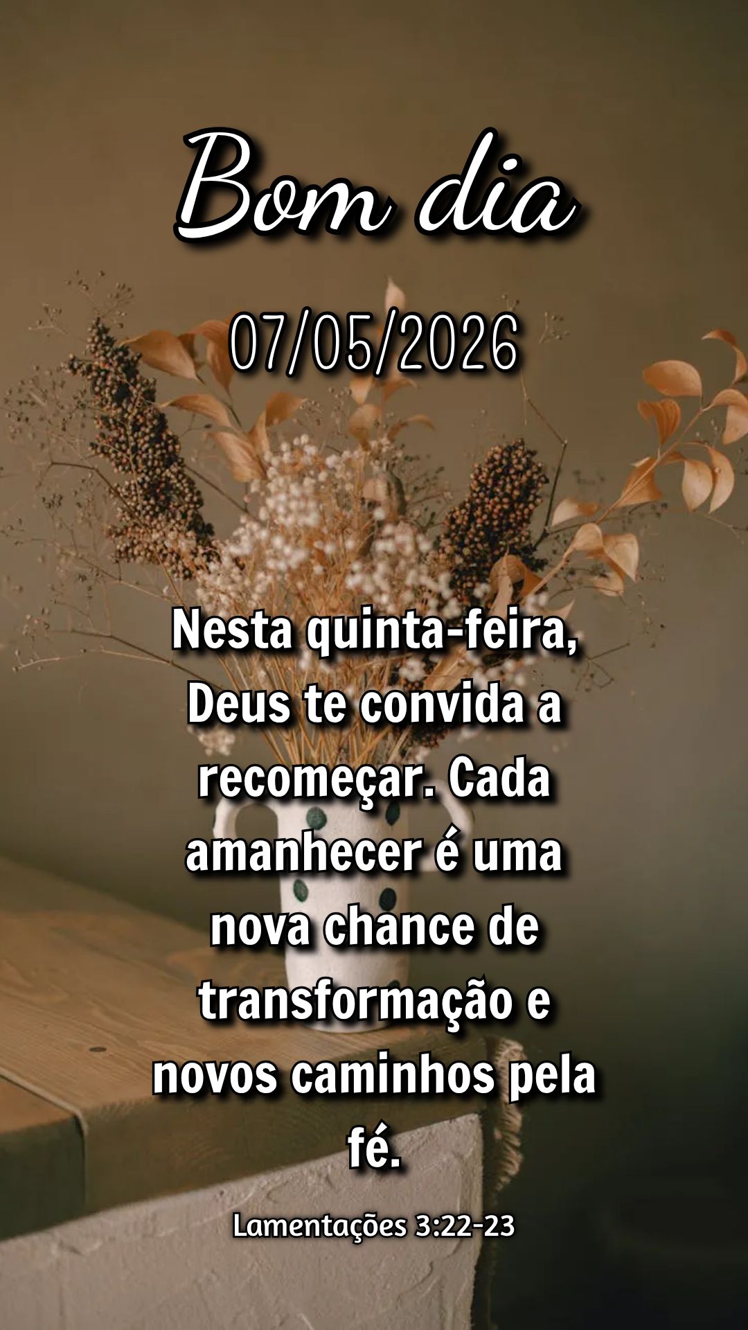 Nesta quinta-feira, Deus te convida a recomeçar. Cada amanhecer é uma nova chance de transformação e novos caminhos pela fé. Lamentações 3:22-23...