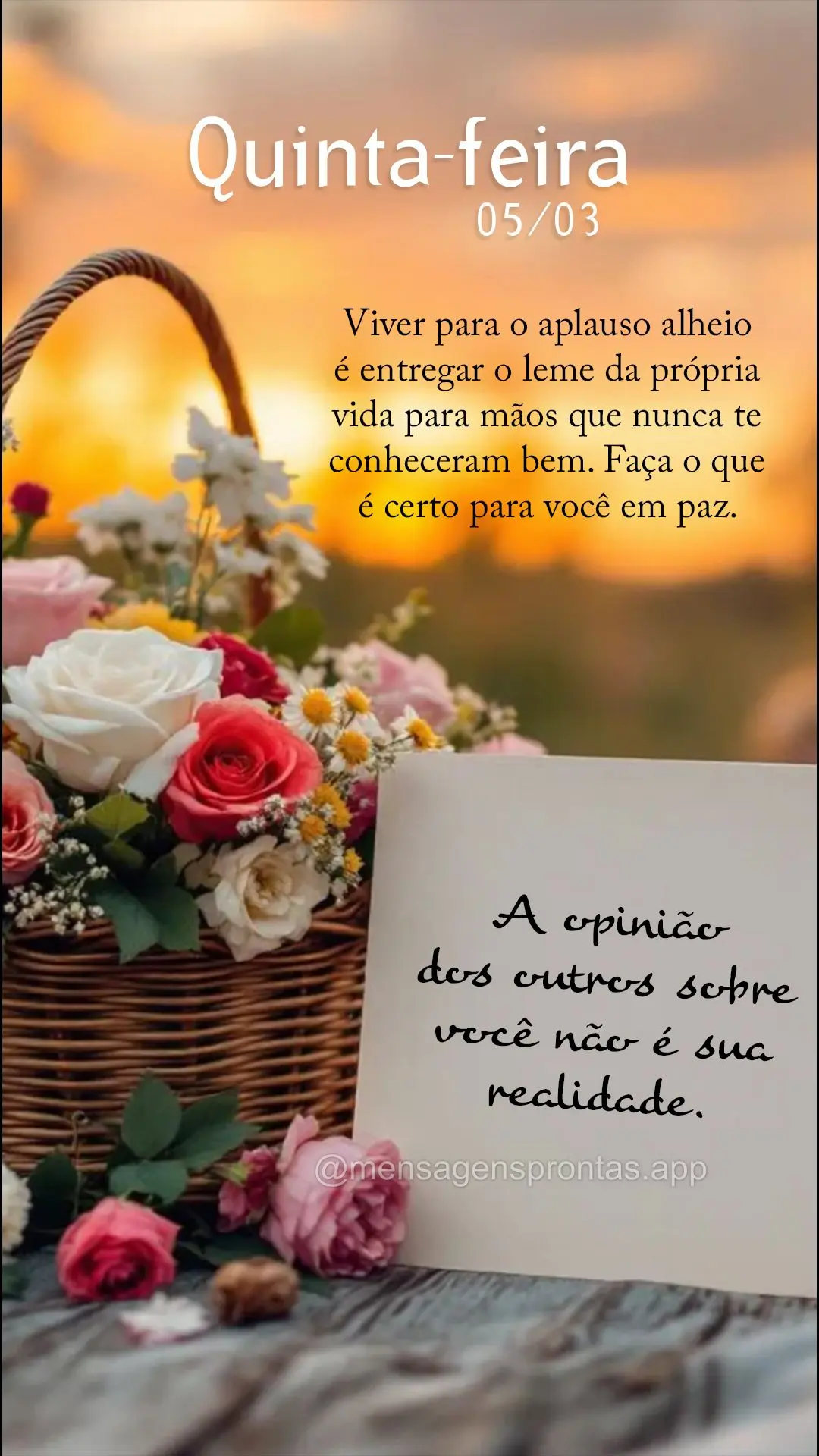 Viver para o aplauso alheio é entregar o leme da própria vida para mãos que nunca te conheceram bem. Faça o que é certo para você — em paz.			A o...