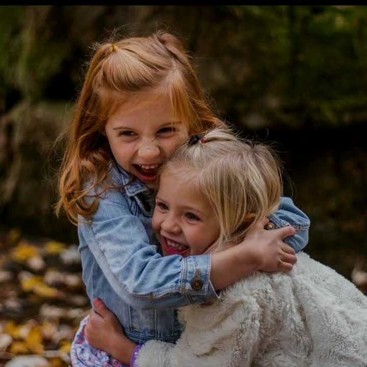 Hoje é dia do Abraço
O abraço é um dos gestos mais significativos...
Tem abraço de afeto, de amor, de carinho, de saudade.
Abraço de familia, de...